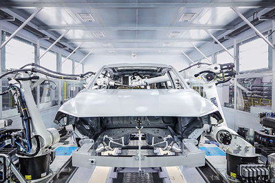 牽手吉利，轉(zhuǎn)型“造車(chē)”能否破局移動(dòng)互聯(lián)網(wǎng)研發(fā)的邊界？